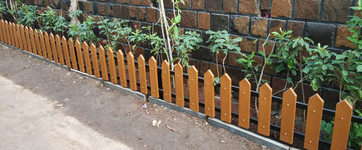 Picket Fence Manufacturer 
